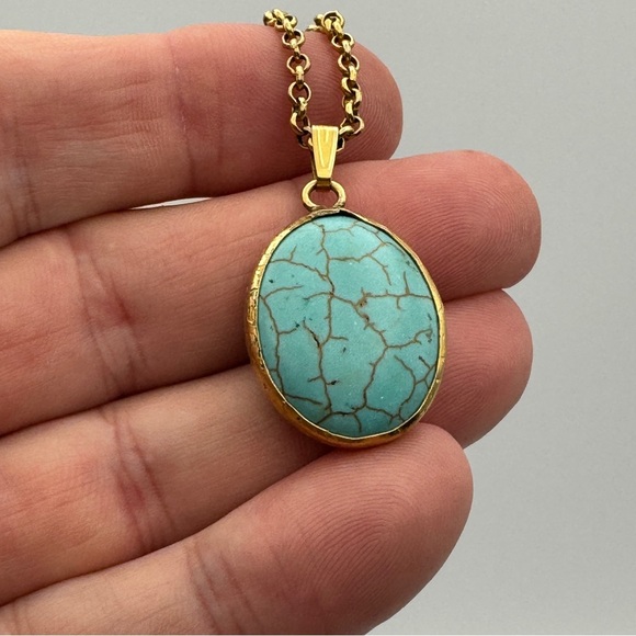Vintage Style Gold Tone Turquoise Look Howlite Oval Pendant Necklace 17.5” - Picture 2 of 5